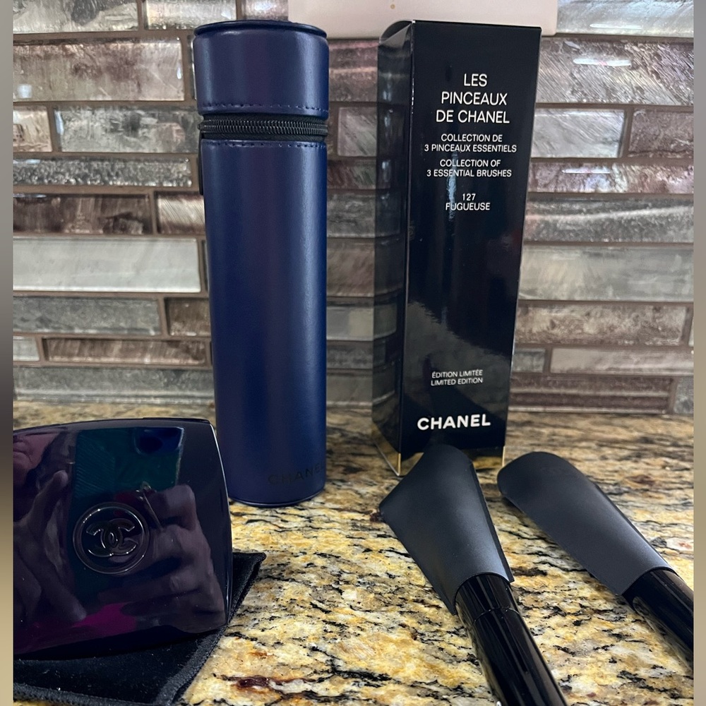 Chanel brush set